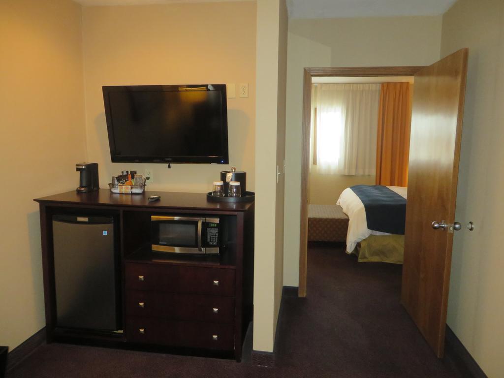 Ivy Court And Hotel 3*