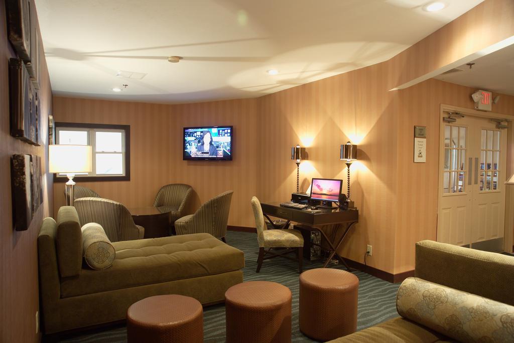 Ivy Court And Hotel 3*