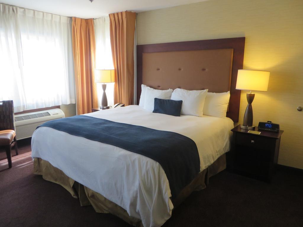Hotel Ivy Court And