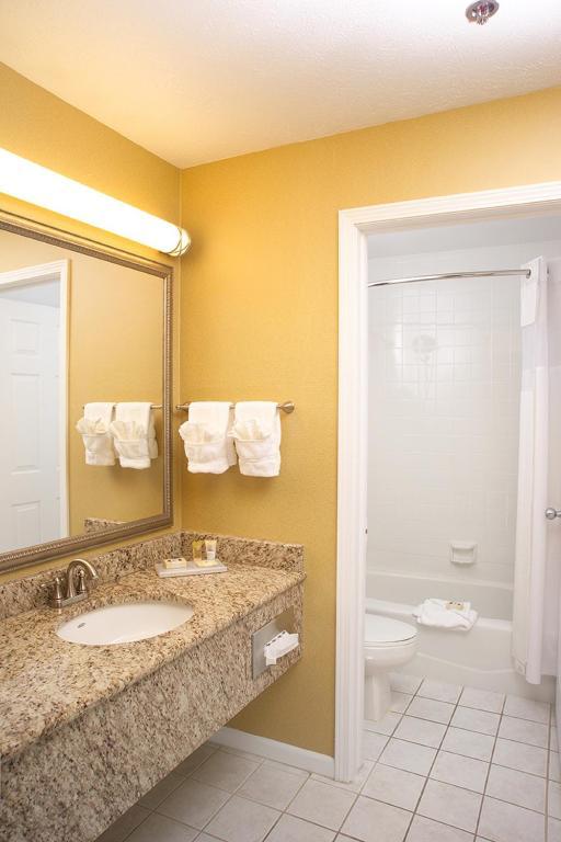 Ivy Court And Hotel 3*